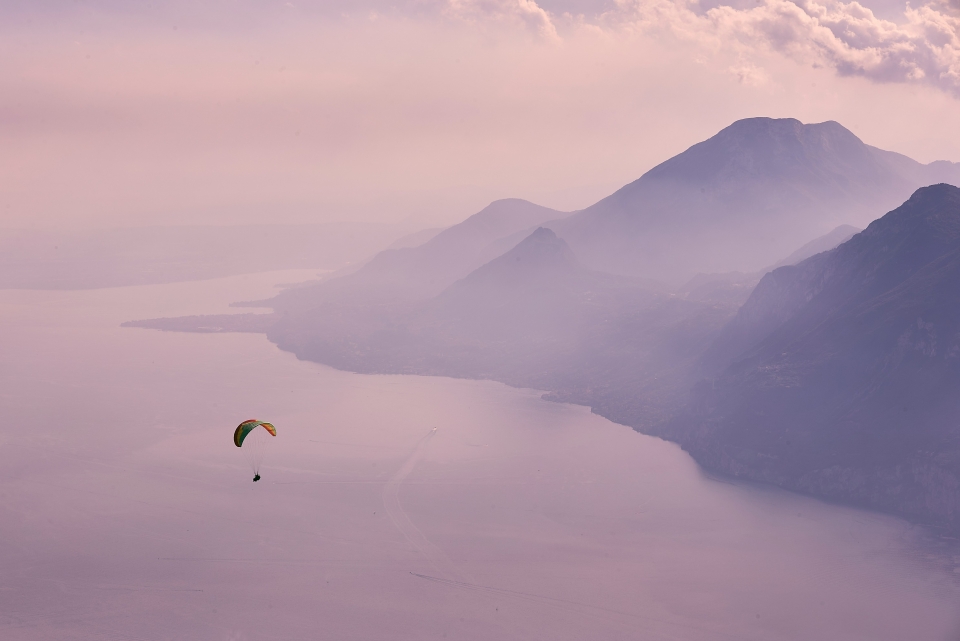  Paravelismo en el lago de Garda 