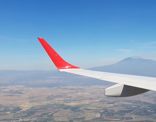  INA avión al Etna