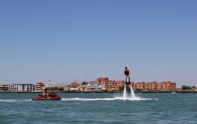  divertirse en un flyboard 