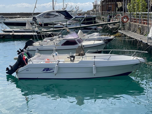  Renta de barco de verano 