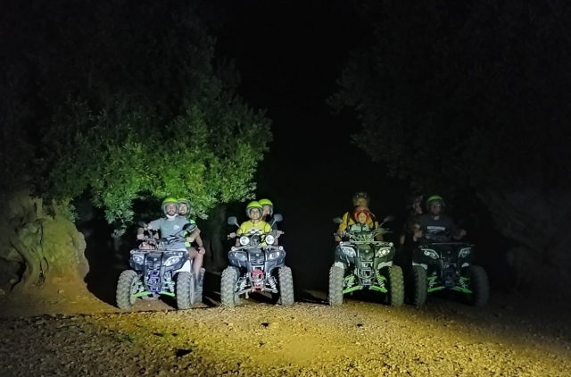  cuatrimoto de noche 