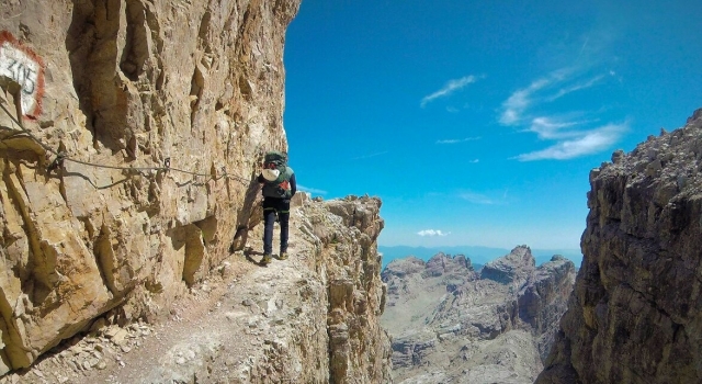  vía ferramarra a Cima Capi