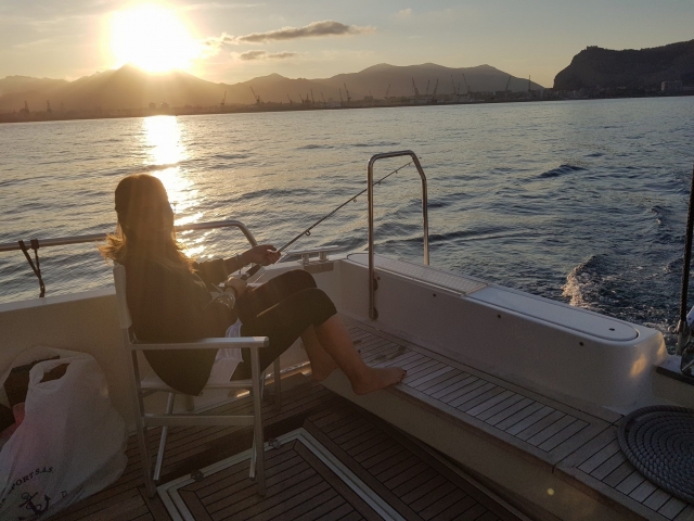  pescando duranle el atardecer 