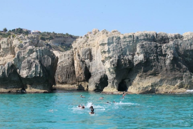 nadar en el mar 