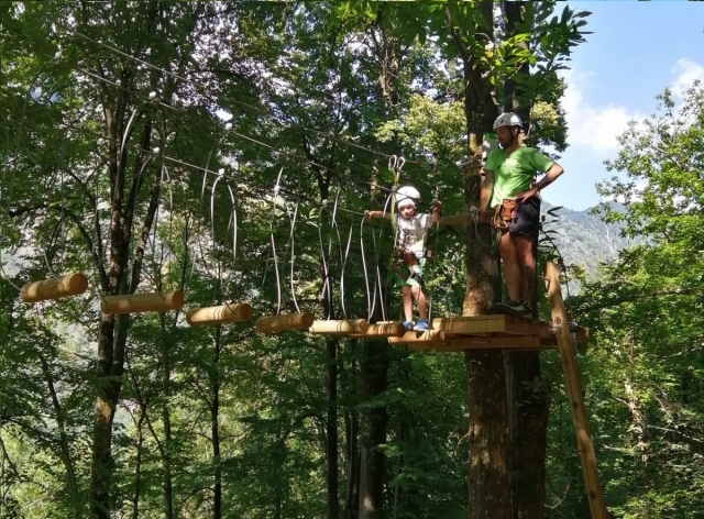 Acceso al parque de aventuras hasta 14 años Locana 3 horas