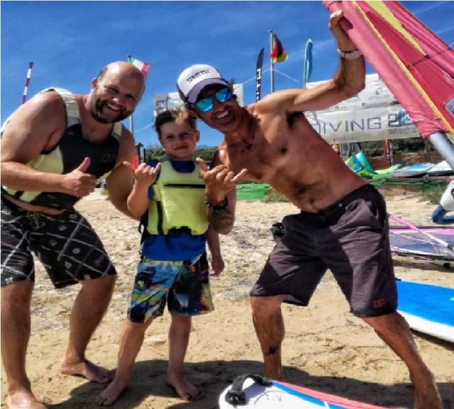 chavos y windsurf chavos y windsurf