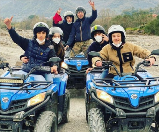  cuatrimotos con amigos en el Etna 