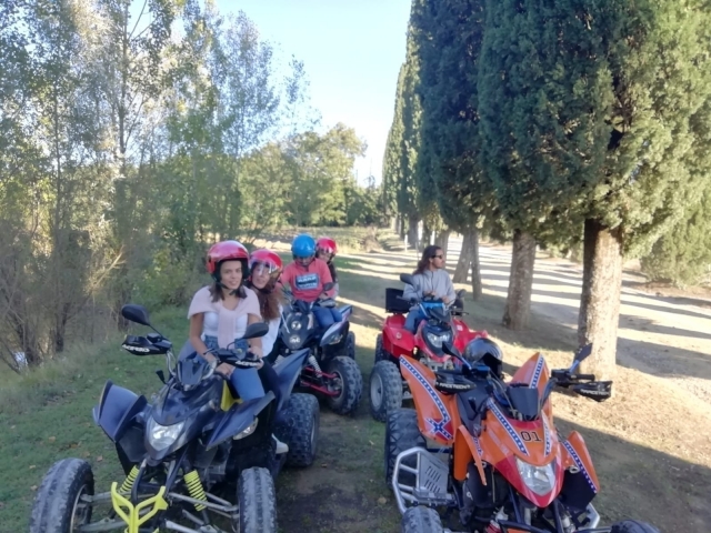  cuatrimoto con amigos