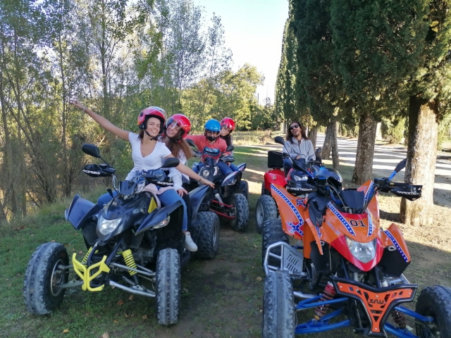  cuatrimoto con amigos 