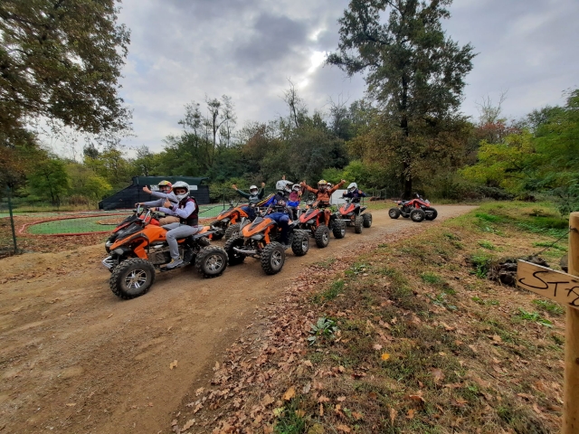  cuatrimoto con amigos