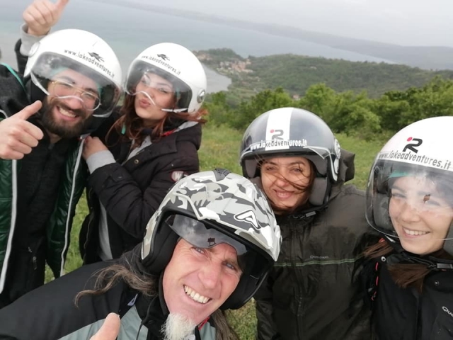 amigos en cuatrimotos