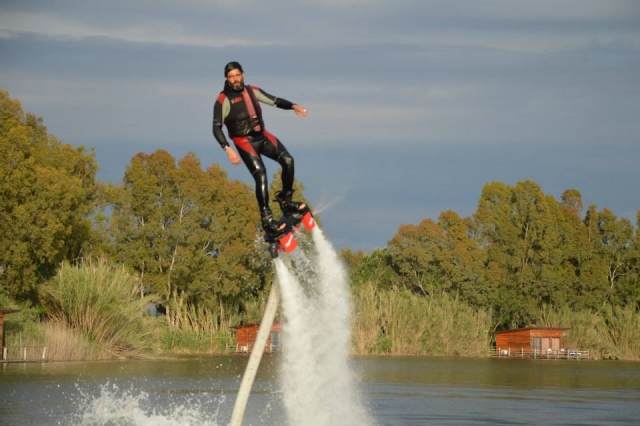 Equilibrándose sobre el agua 