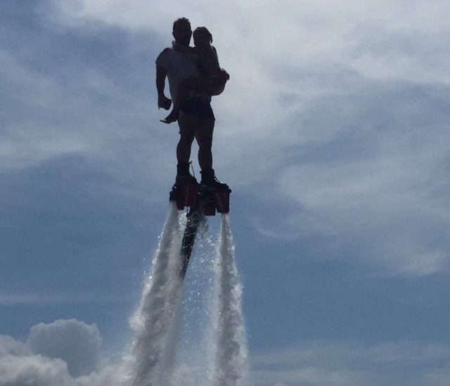  Con hija en el flyboard 
