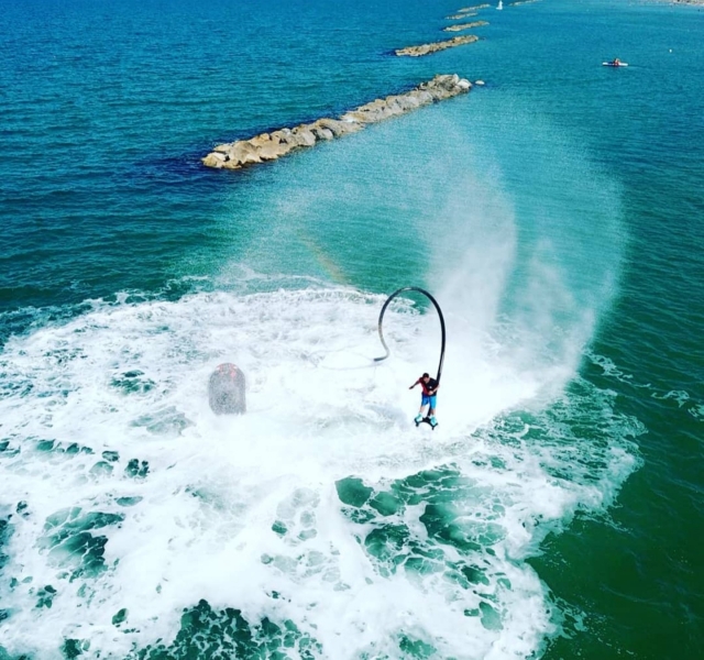  Volando sobre las aguas turquesas 
