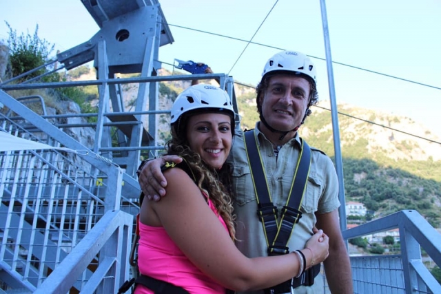  Pareja lista para saltar 