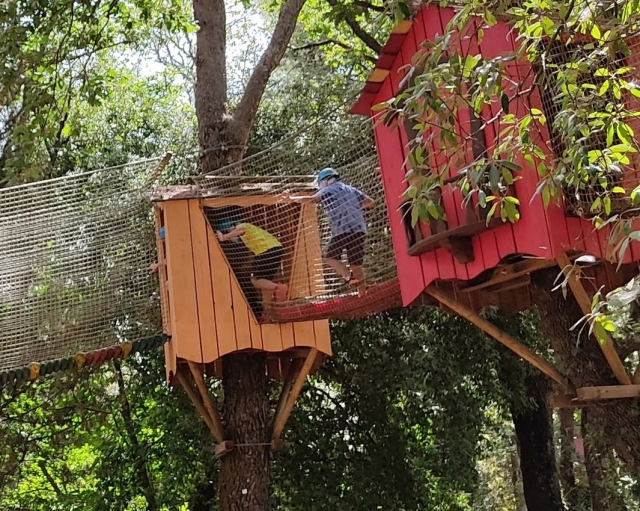 niños divirtiéndose en buccheri 