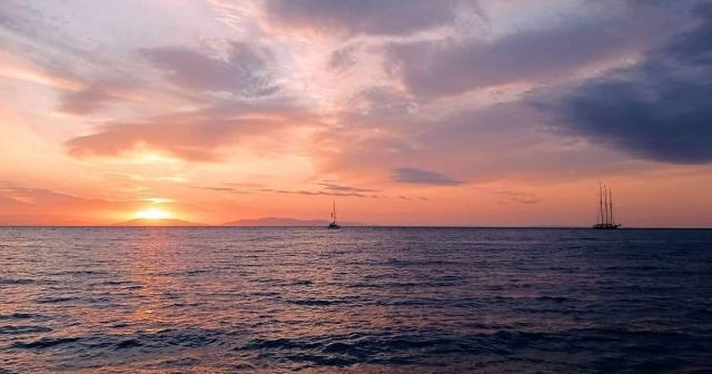  atardecer desde el barco 