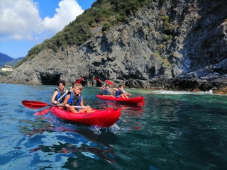 Excursión en kayak de 3 horas a la gruta Maimuna.