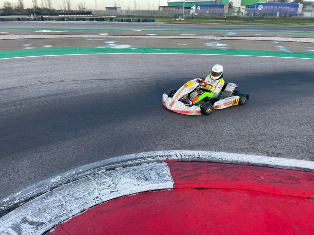  vueltas en la pista 