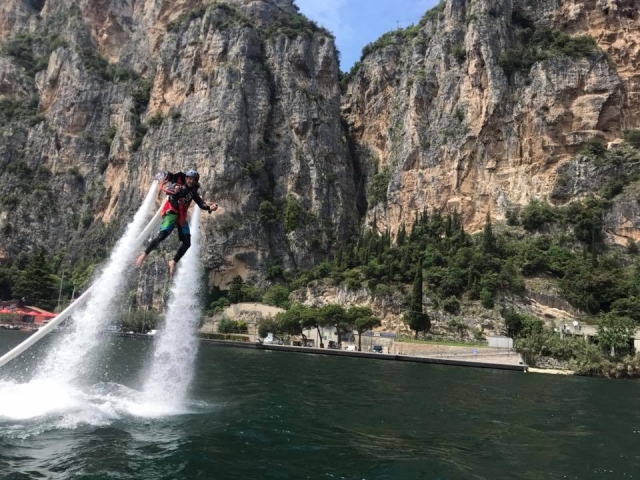 en el aire con el jetpack 