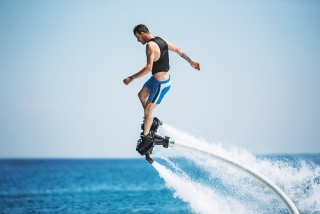 Servicio de flyboard en Letojanni de 30 minutos.