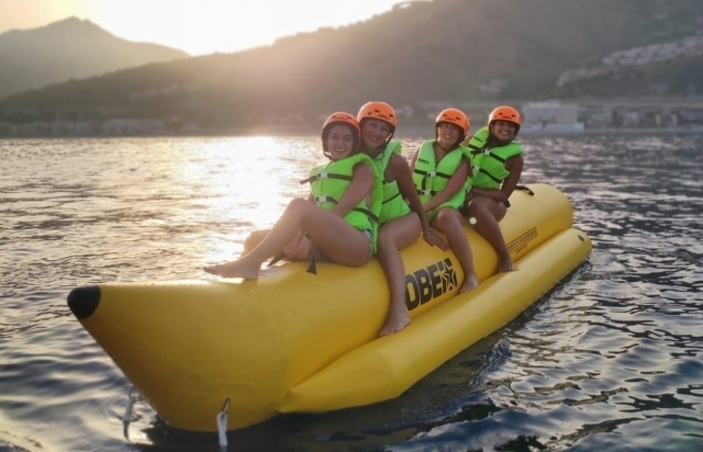  en el banana boat al atardecer
