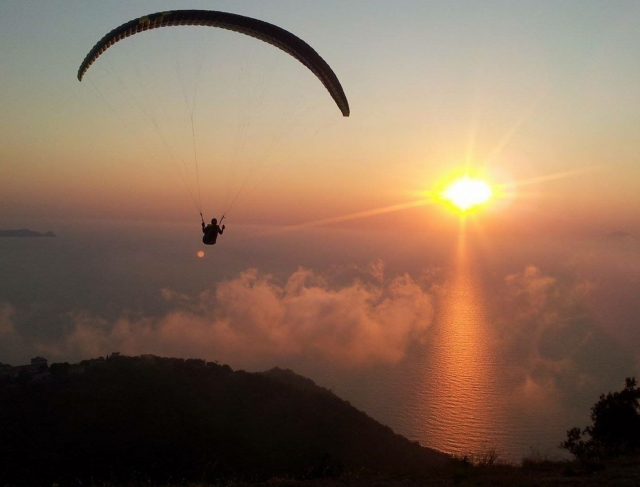  parapenle al atardecer 