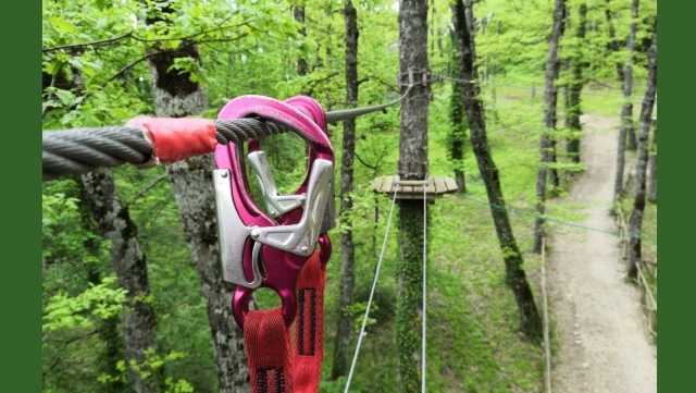  equipamiento del parque de aventuras 
