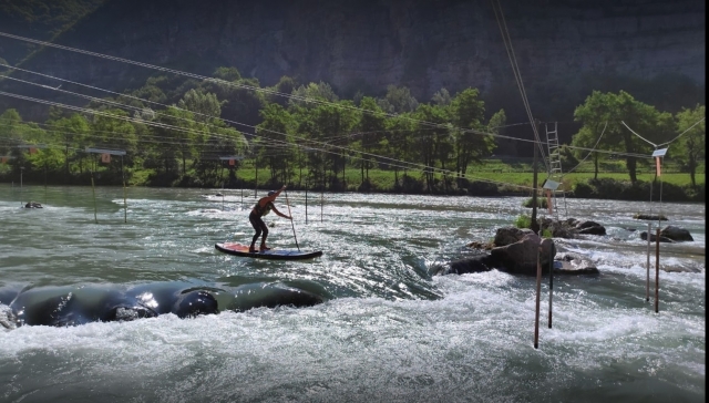  surfeando en el agua 