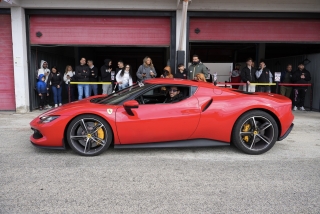 1 vuelta Ferrari 458 Circuito Pomposa