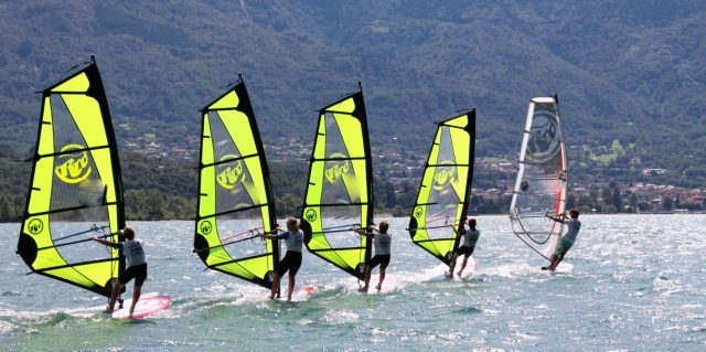  navegando en el lago 