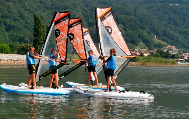 curso de windsurf para niños 
