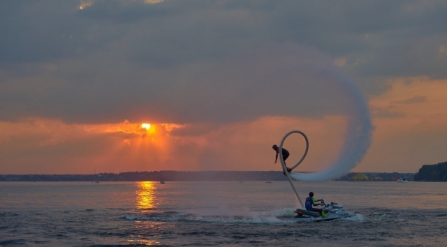 flyboard al atardecer 