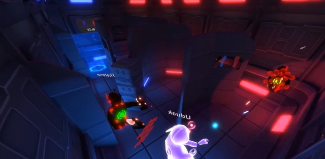  participantes juegan laser tag en realidad virtual 