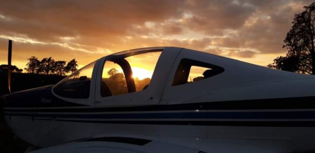  admirar el atardecer en vuelo