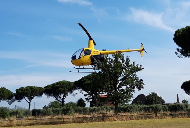  Helicóptero en pista 
