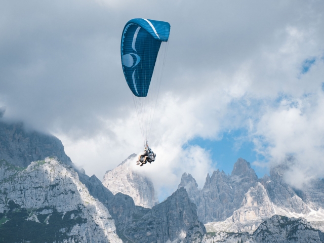  volar en parapente es una experiencia inolvidable 