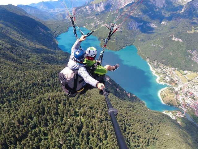 Vuelo en parapente en los Dolomitas 35 min fotos y vídeos