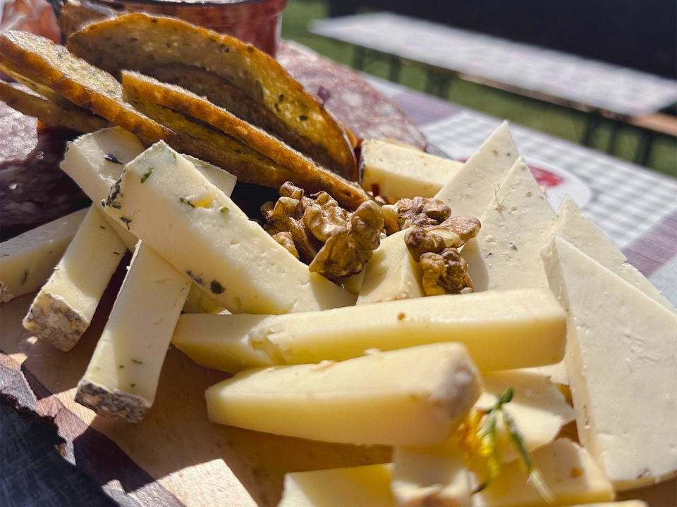  Entrante de quesos locales