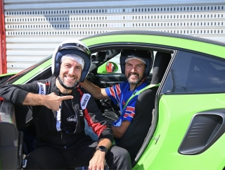 2 vueltas con un Porsche 992 en Mugello