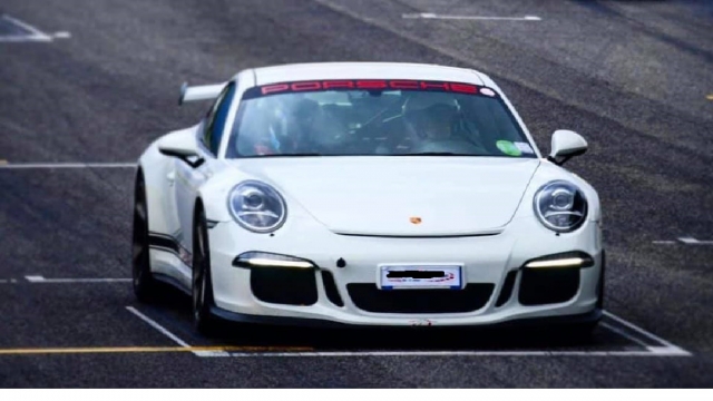  súbele a un Porsche 992