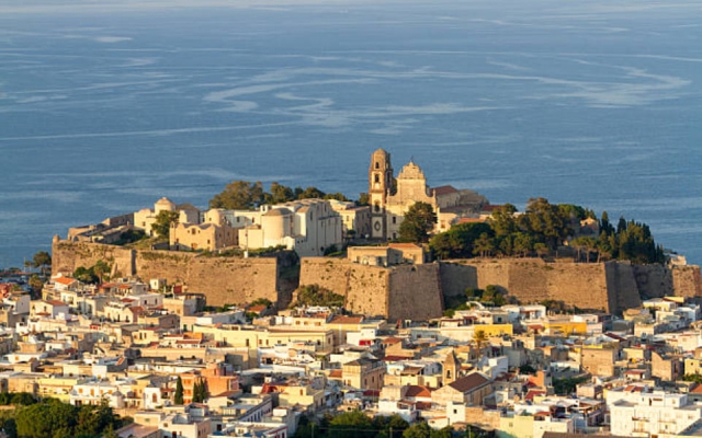  visita la hermosa isla de Lipari 