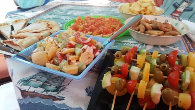  almuerzo a bordo 