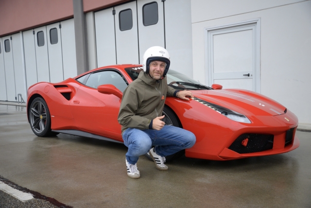 1 vuelta en un Ferrari 458 en el circuito de Valle dei Templi