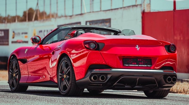 sube a bordo de un Ferrari