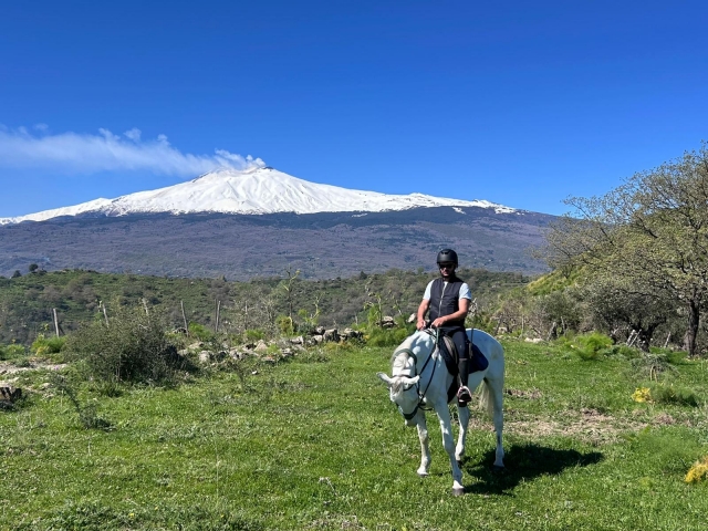  Con el volcán a nuestras espaldas