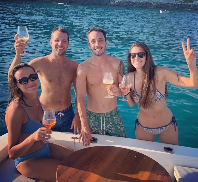 En barco con amigos 