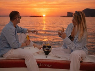 Paseo en barco al atardecer + aperitivo Lago de Garda 2h