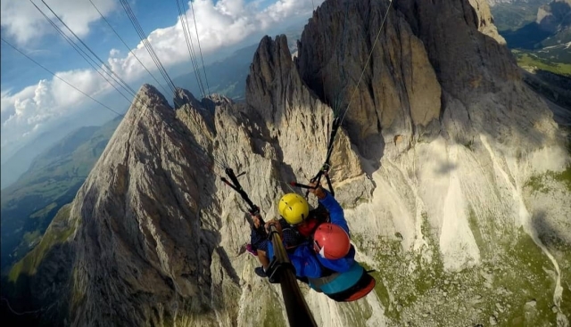  Sobrevolando las montañas