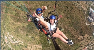 Vuelo en parapente biplaza en la Riviera occidental de Liguria